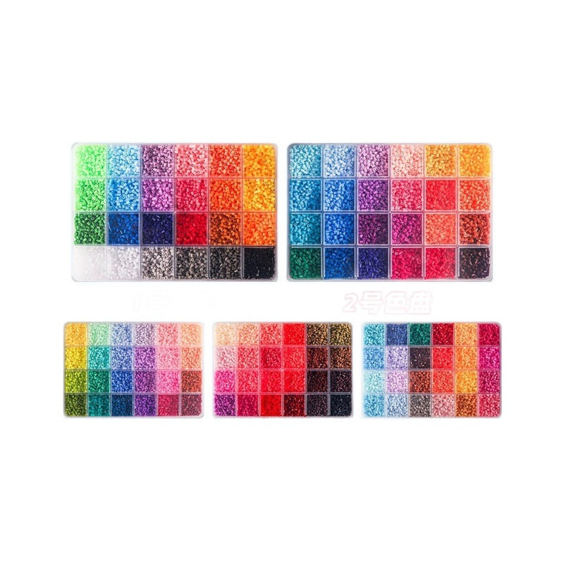 Füllbeutel für 2,6 mm große, mehrfarbige Perler-Perlen, DIY-Perlen-Set, inklusive Aufhängeschnur, Schlüsselanhänger, quadratischer Steckplatte, Aufbewahrungsbox, Pinzette, geeignet für Geburtstage, Schulabschlüsse, Valentinstag, Ostern und andere Anlässe.