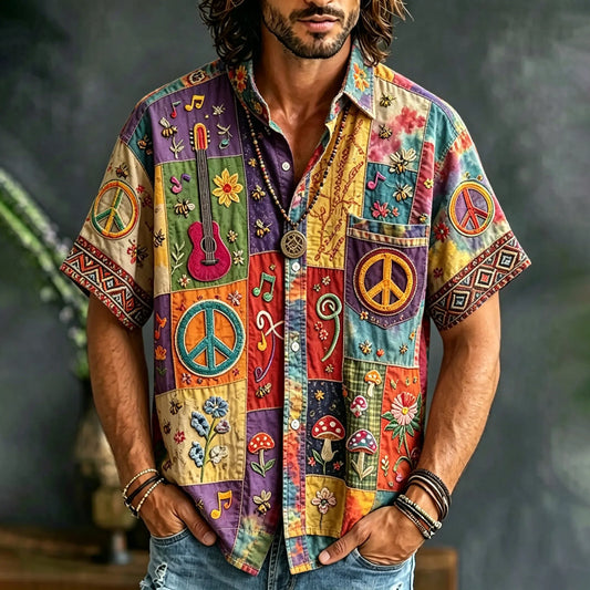 Herren-Freizeithemd mit Friedenszeichen und Gitarre im Hippie-Patchwork-Print