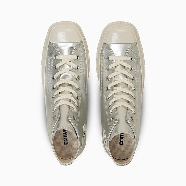 Chucks aus metallisch-silbernem Leder mit eckiger Zehenkappe, exklusiv in New York erhältlich