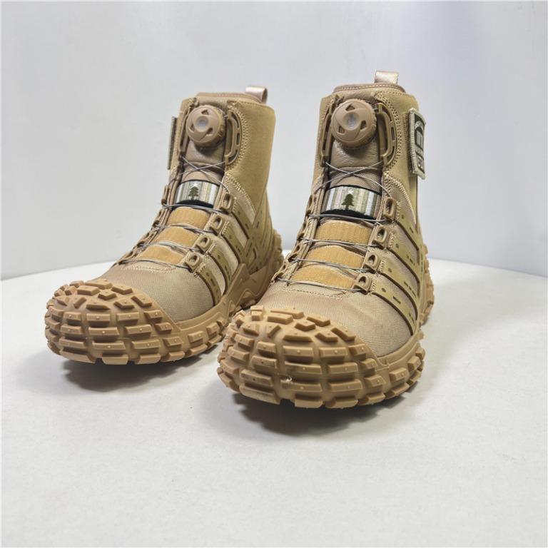 Vatertagsgeschenkbox: Veteranen-Klettabzeichen, hohe Stiefel und Socken